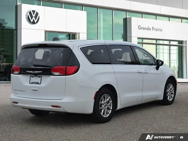 Chrysler Grand Caravan 2024 photo 5