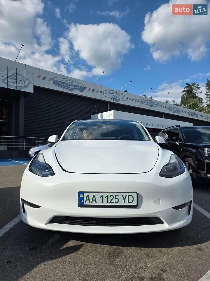 Tesla Model Y 2022 photo 2