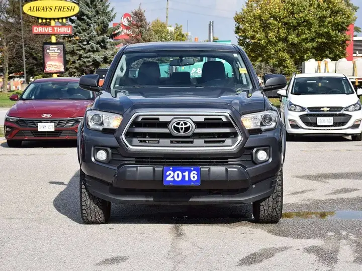 Toyota Tacoma 2016 photo 2