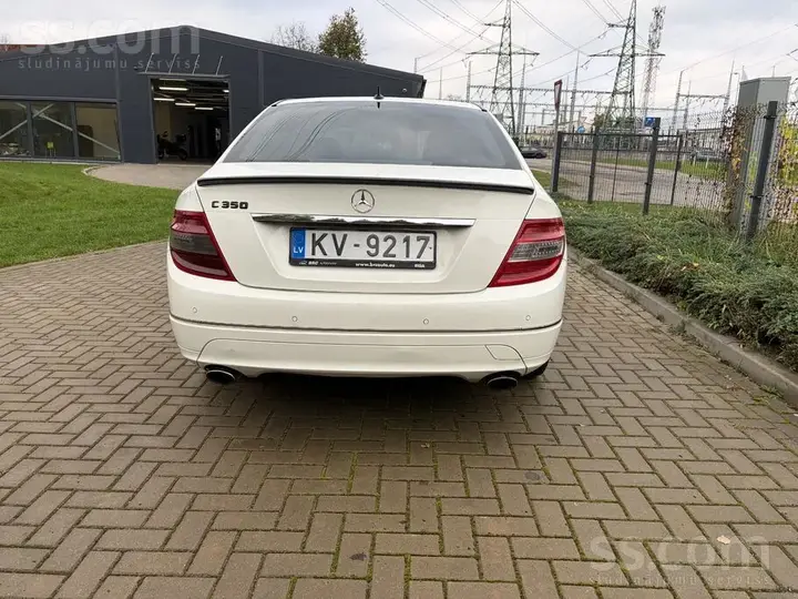 Mercedes-Benz C350 2010 photo 4