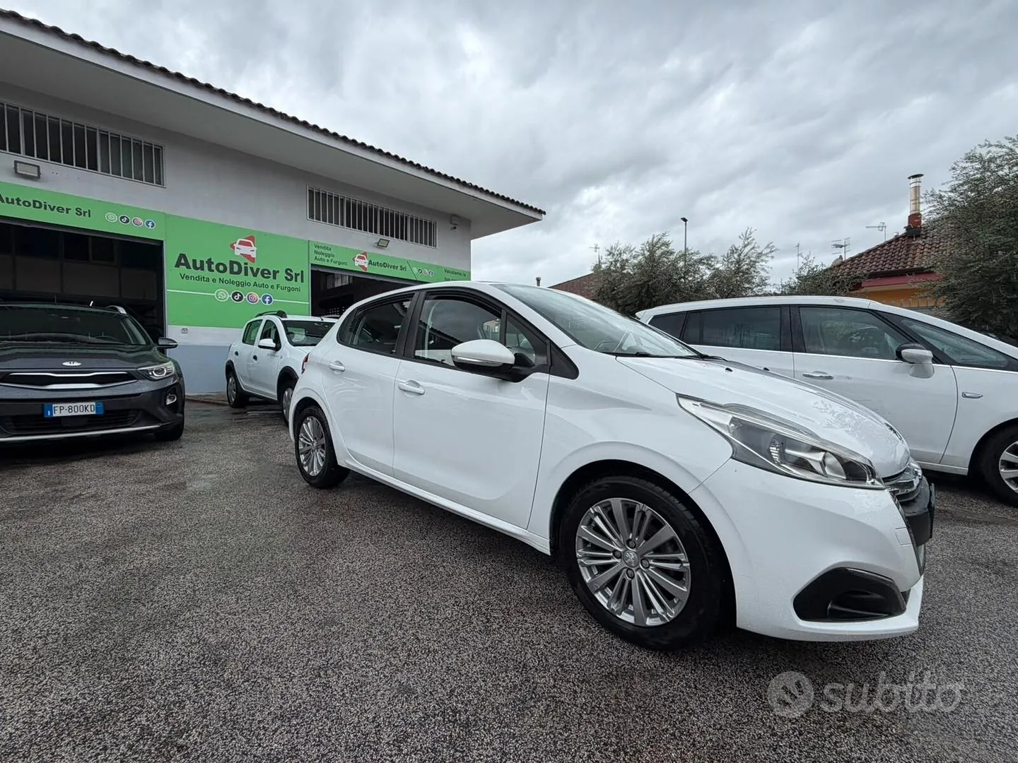 Peugeot 208 2015 photo 2