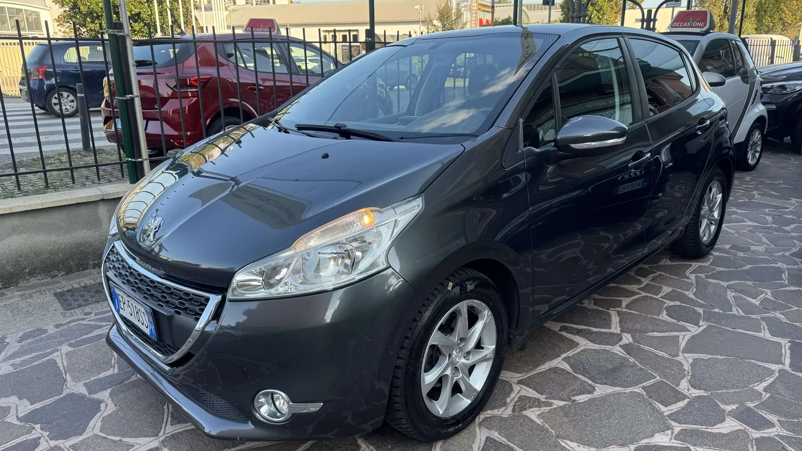 Peugeot 208 2013 photo 2