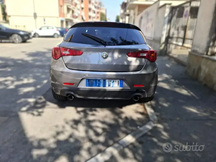 Alfa Romeo Giulietta 2011 photo 4