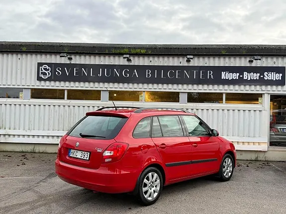 Skoda Fabia 2011 photo 2