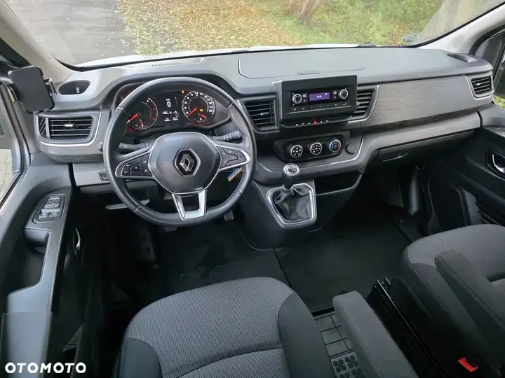 Renault Trafic 2023 photo 2