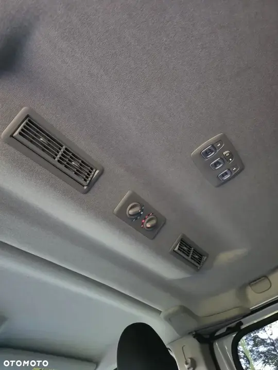 Renault Trafic 2023 photo 3