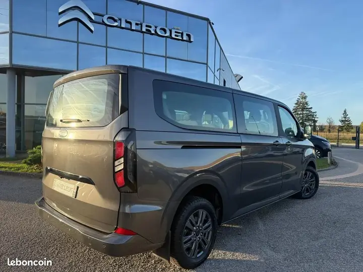 Ford Tourneo Custom 2024 photo 3
