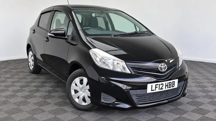 Toyota Yaris 2012 photo 2