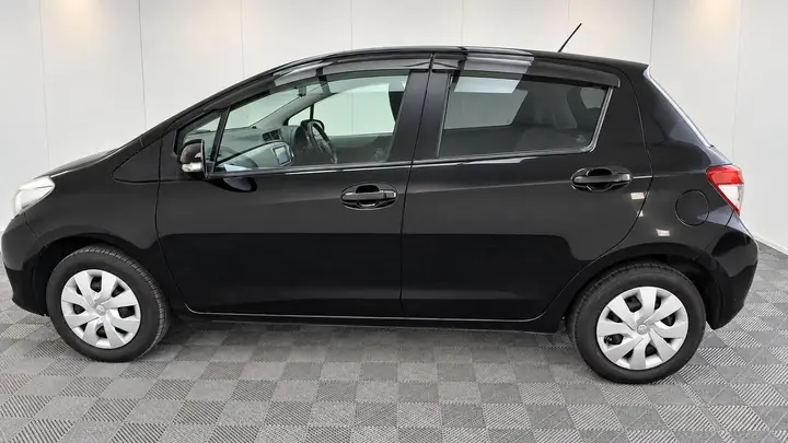 Toyota Yaris 2012 photo 5
