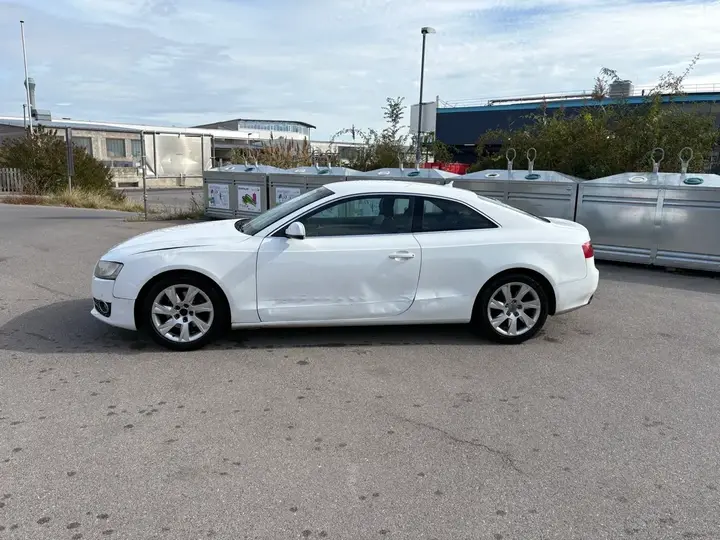 Audi A5 2010 photo 3