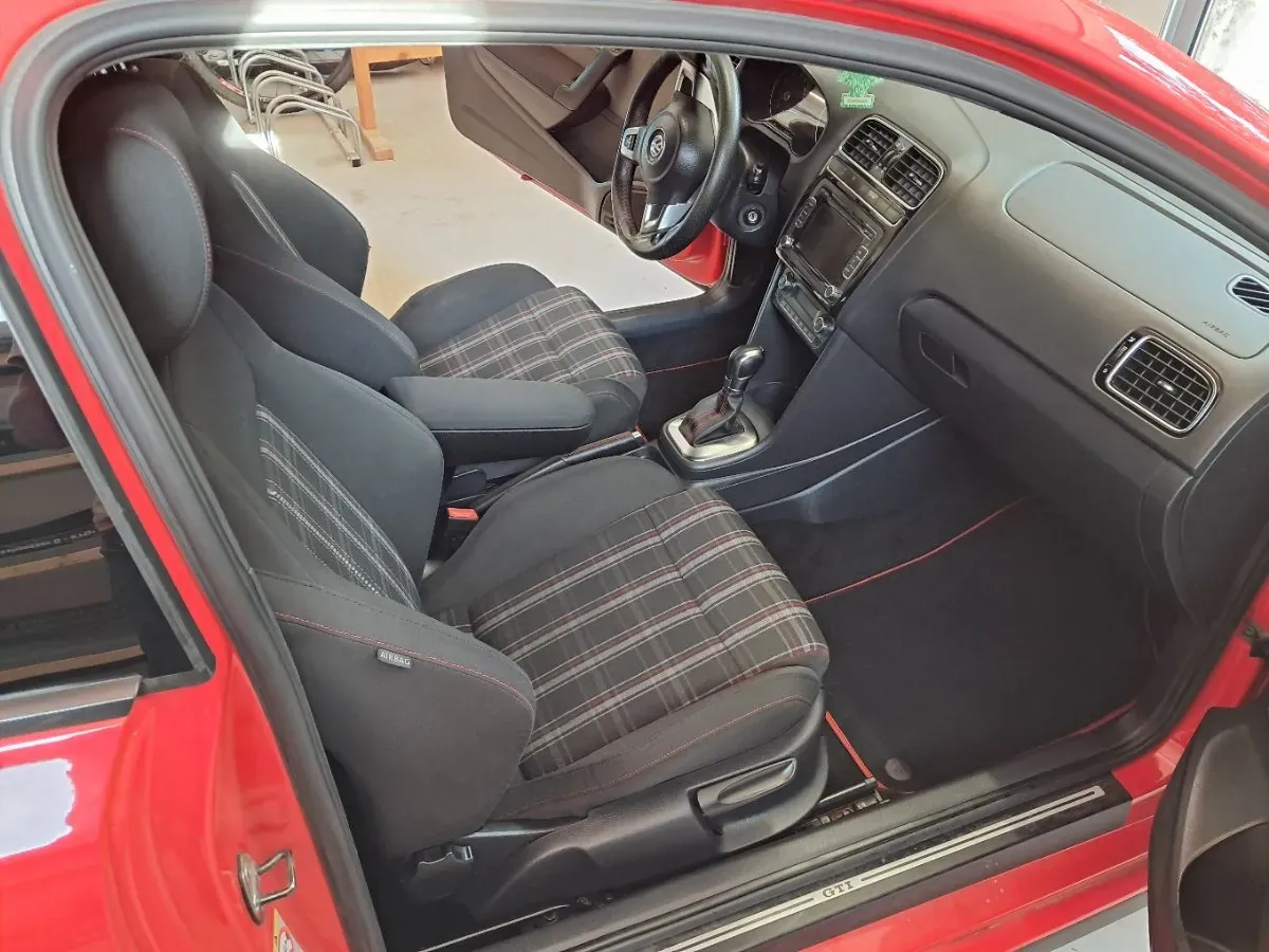 Volkswagen Polo 2010 photo 3
