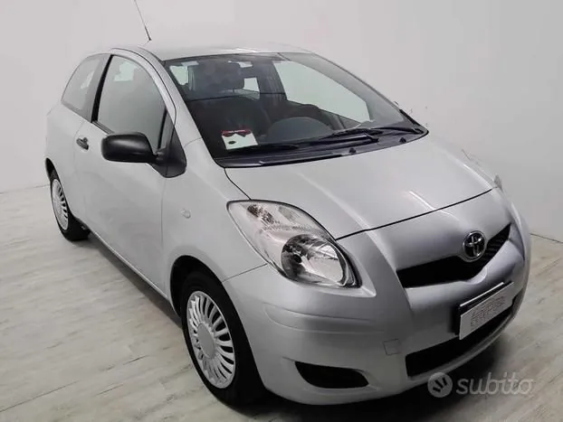 Toyota Yaris 2010 photo 3