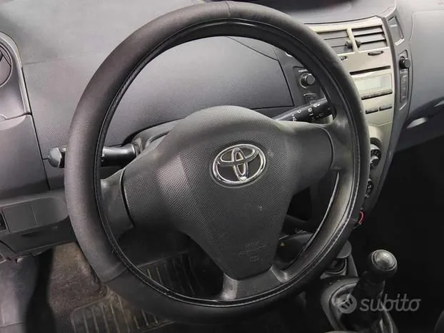 Toyota Yaris 2010 photo 5