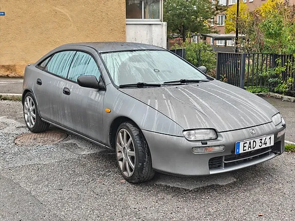 Mazda 323F
