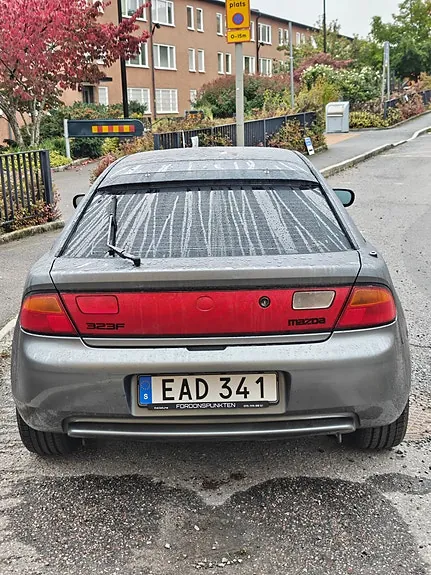 Mazda 323F 1995 photo 3