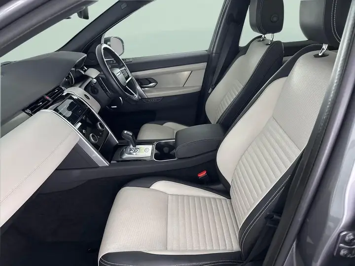 Land Rover Discovery Sport 2022 photo 4