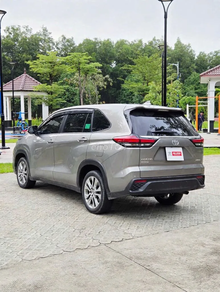 Toyota Innova Cross 2024 photo 2