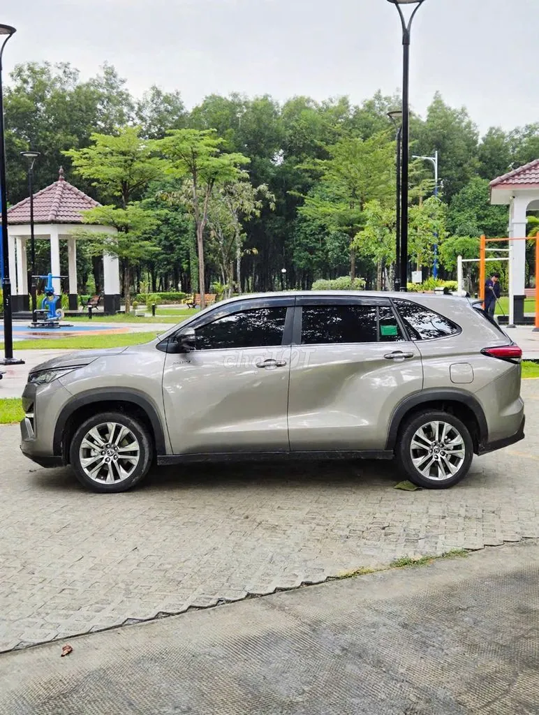 Toyota Innova Cross 2024 photo 3
