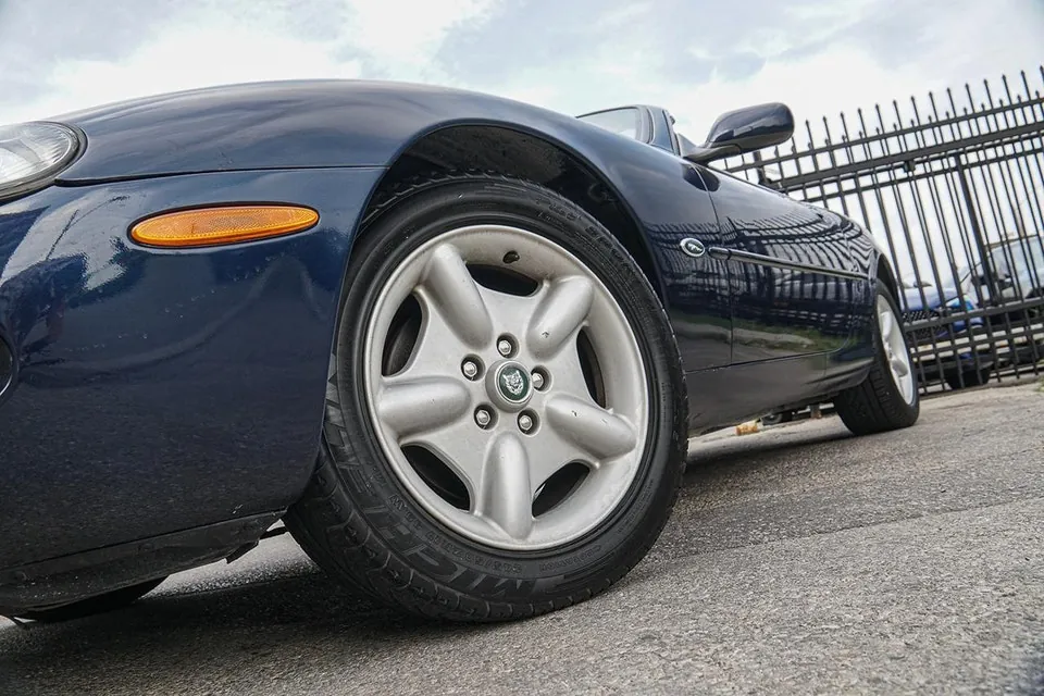 Jaguar Xk8 1999 photo 4