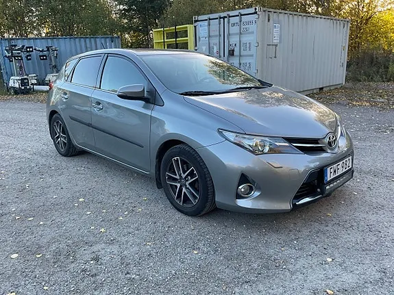Toyota Auris 2015 photo 4
