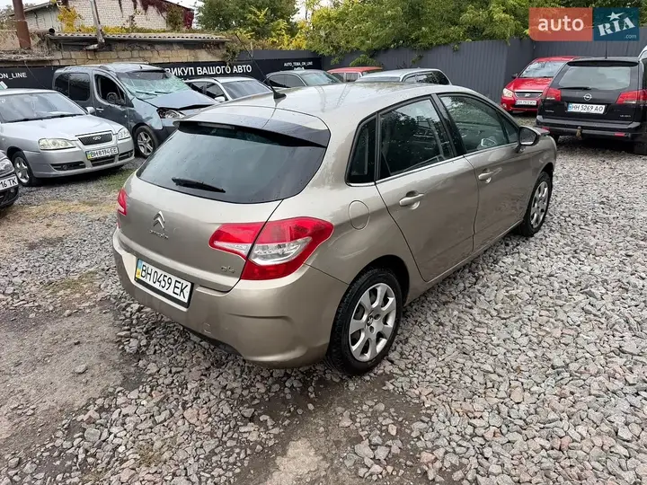 Citroen C4 2013 photo 3