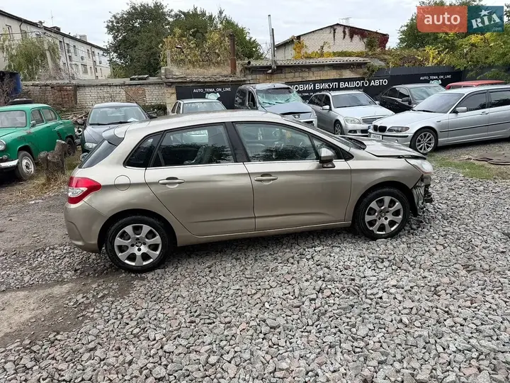 Citroen C4 2013 photo 2