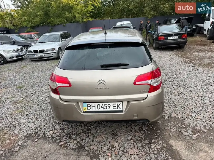 Citroen C4 2013 photo 4