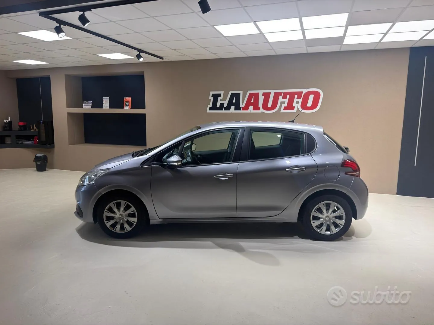 Peugeot 208 2019 photo 2