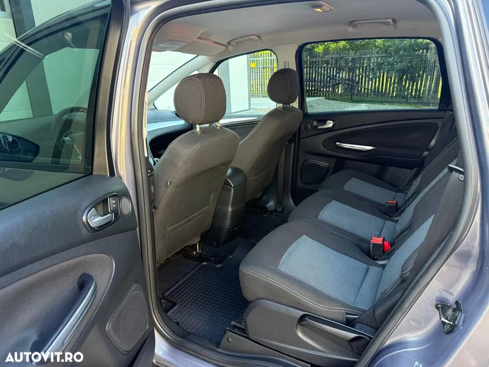 Ford S-Max 2011 photo 3