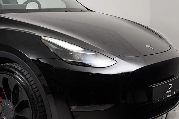 Tesla Model Y 2024 photo 3