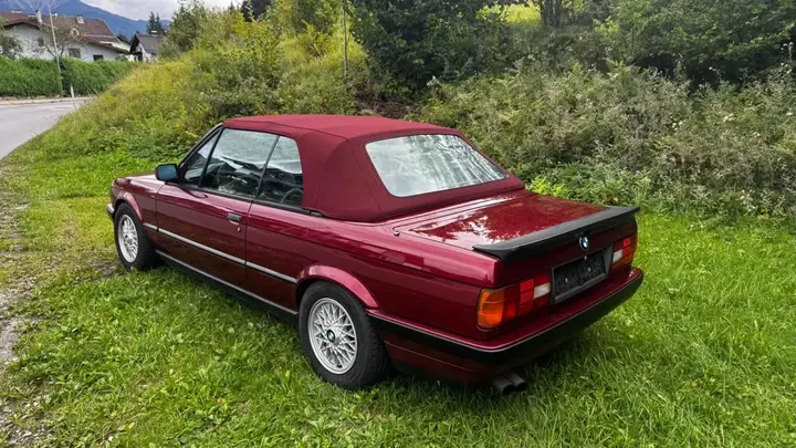 BMW 3 Series 1993 photo 3