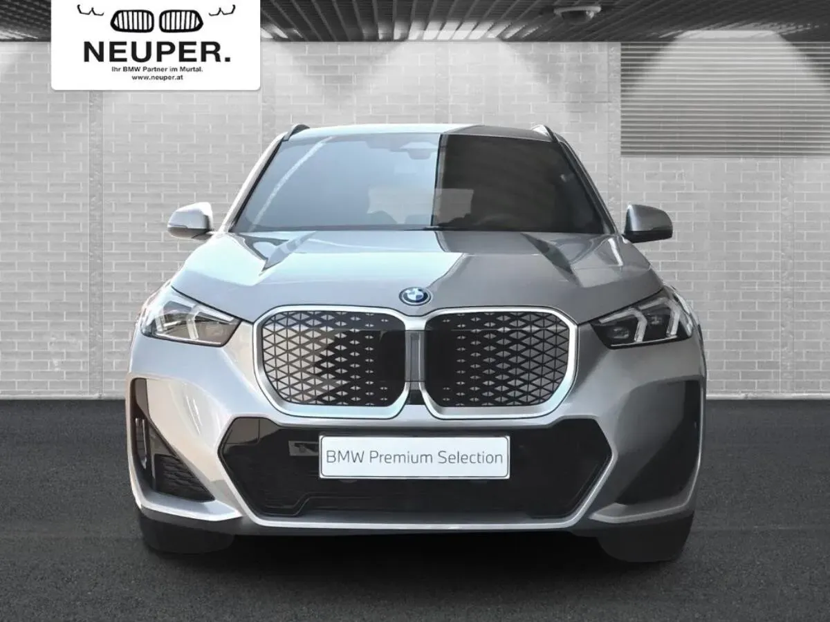 BMW Ix1 2025 photo 2