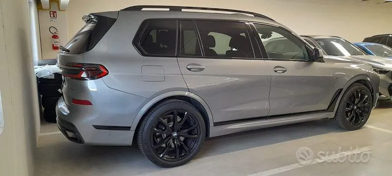 BMW X7 2025 photo 2