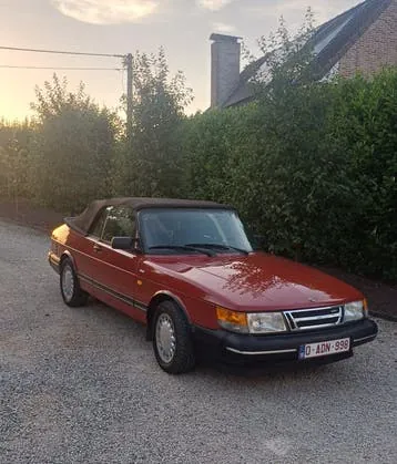 Saab 900