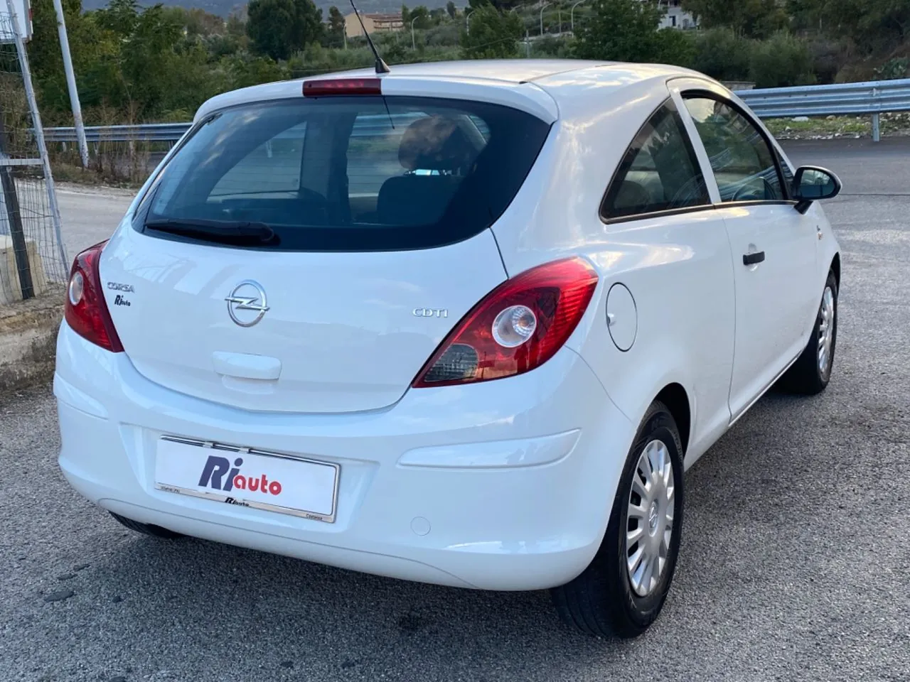 Opel Corsa 2011 photo 3