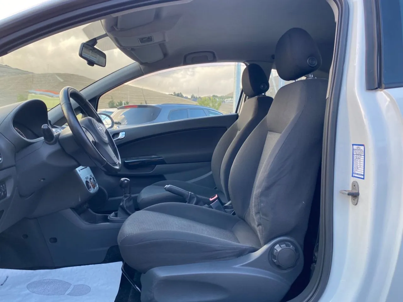 Opel Corsa 2011 photo 5