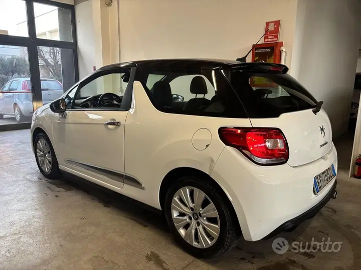 DS Automobiles Ds 3 2013 photo 2