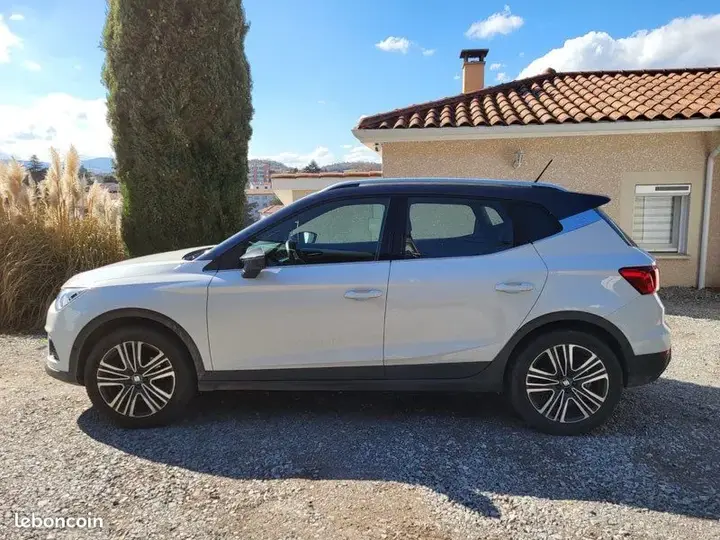 Seat Arona