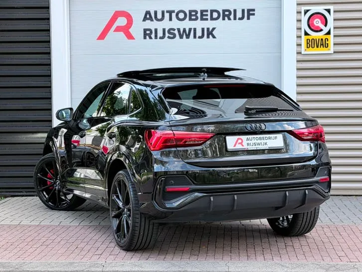 Audi Q3 2022 photo 3