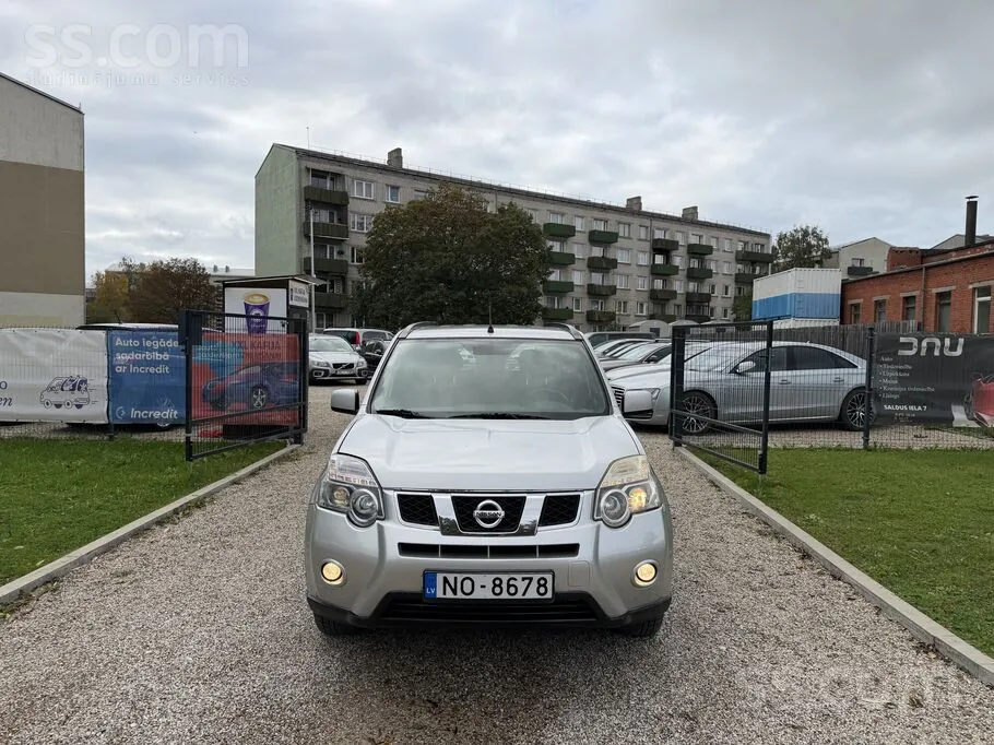 Nissan X-Trail 2011 photo 2