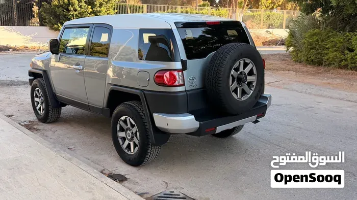 Toyota Fj 2011 photo 4