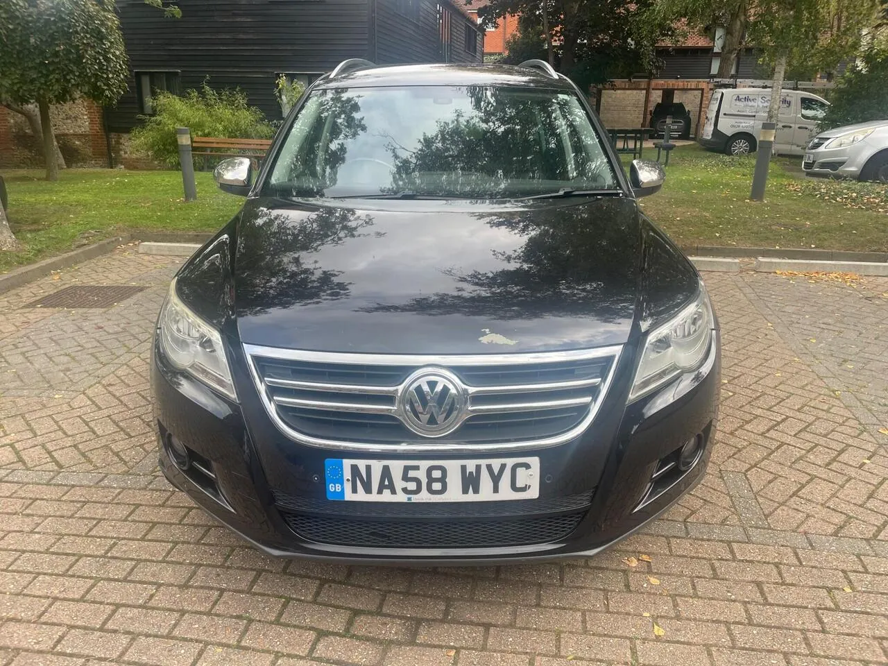 Volkswagen Tiguan 2008 photo 2