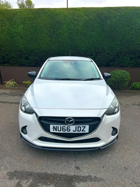 Mazda Mazda2 2016 photo 3