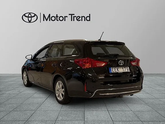Toyota Auris 2014 photo 2
