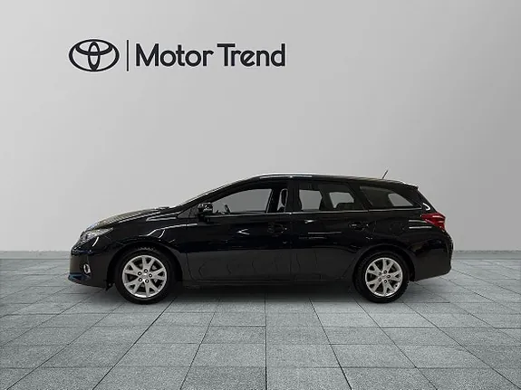 Toyota Auris 2014 photo 3