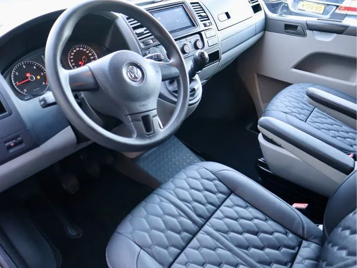 Volkswagen Transporter 2015 photo 2