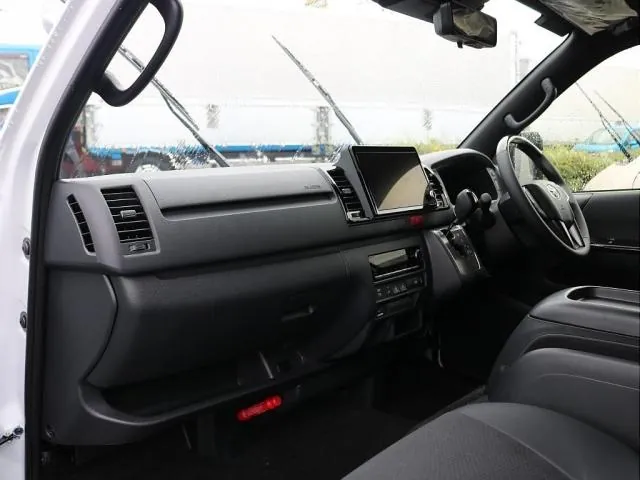 Toyota Hiace 2026 photo 4