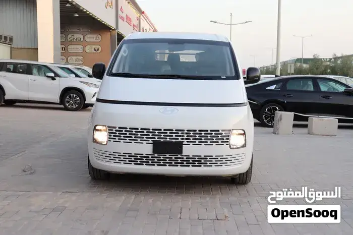 Hyundai Staria 2026 photo 2