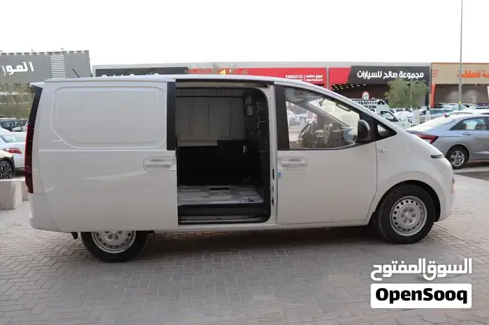 Hyundai Staria 2026 photo 4