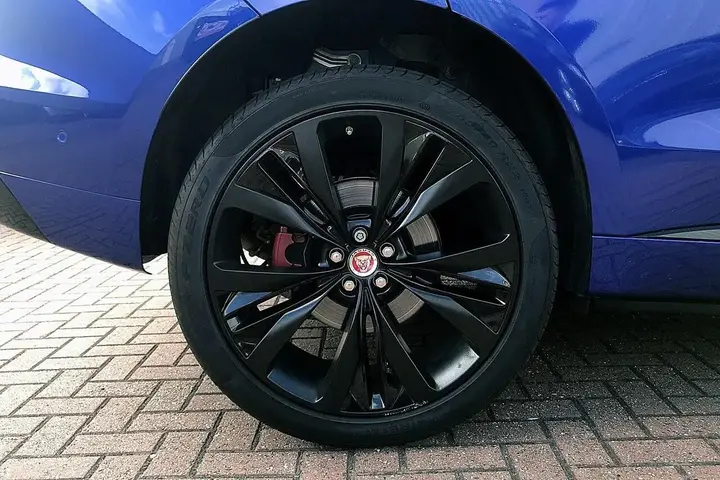 Jaguar F-Pace 2018 photo 3